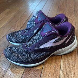 Women's Brooks Launch 4 Maroon and Black Sneakers